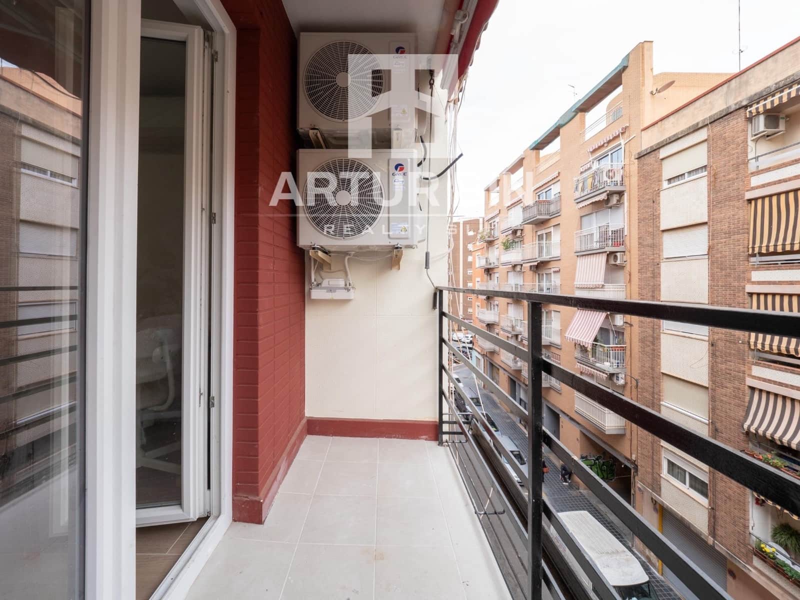 5 slaapkamer Appartement te koop in Valencia stad - € 360.000 (Ref: 9419780)