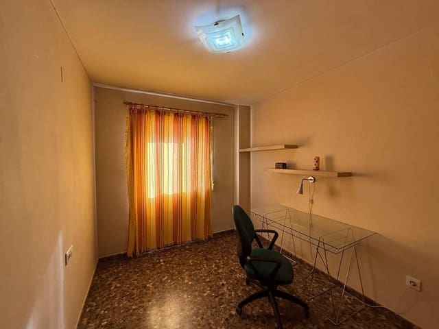 3 bedroom Apartment for rent in Nou Moles, Valencia city - € 1,500 (Ref: 9431290)