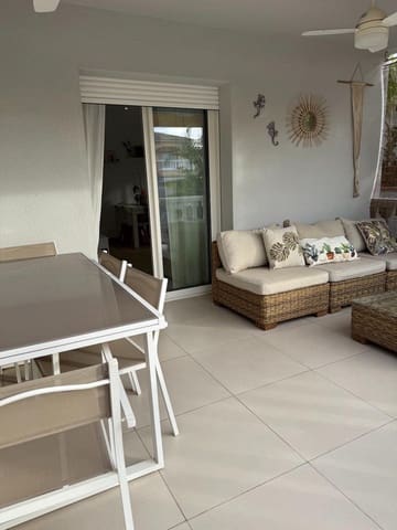 3 bedroom Townhouse for rent in La Pobla de Vallbona with pool - € 2,000 (Ref: 9446356)