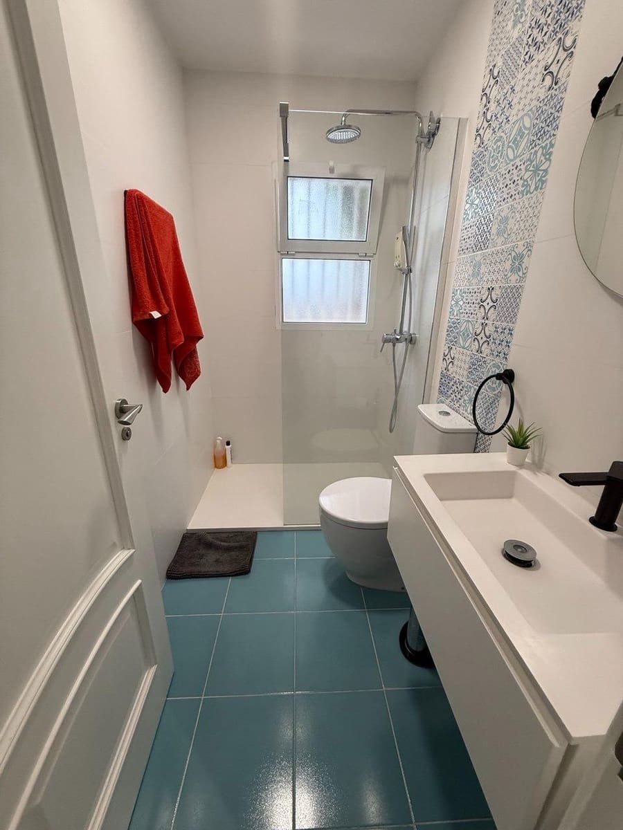 3 quarto Casa em Banda para arrendar em La Pobla de Vallbona com piscina - 2 000 € (Ref: 9446356)