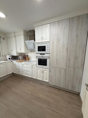 3 bedroom Townhouse for rent in La Pobla de Vallbona with pool - € 2,000 (Ref: 9446356)