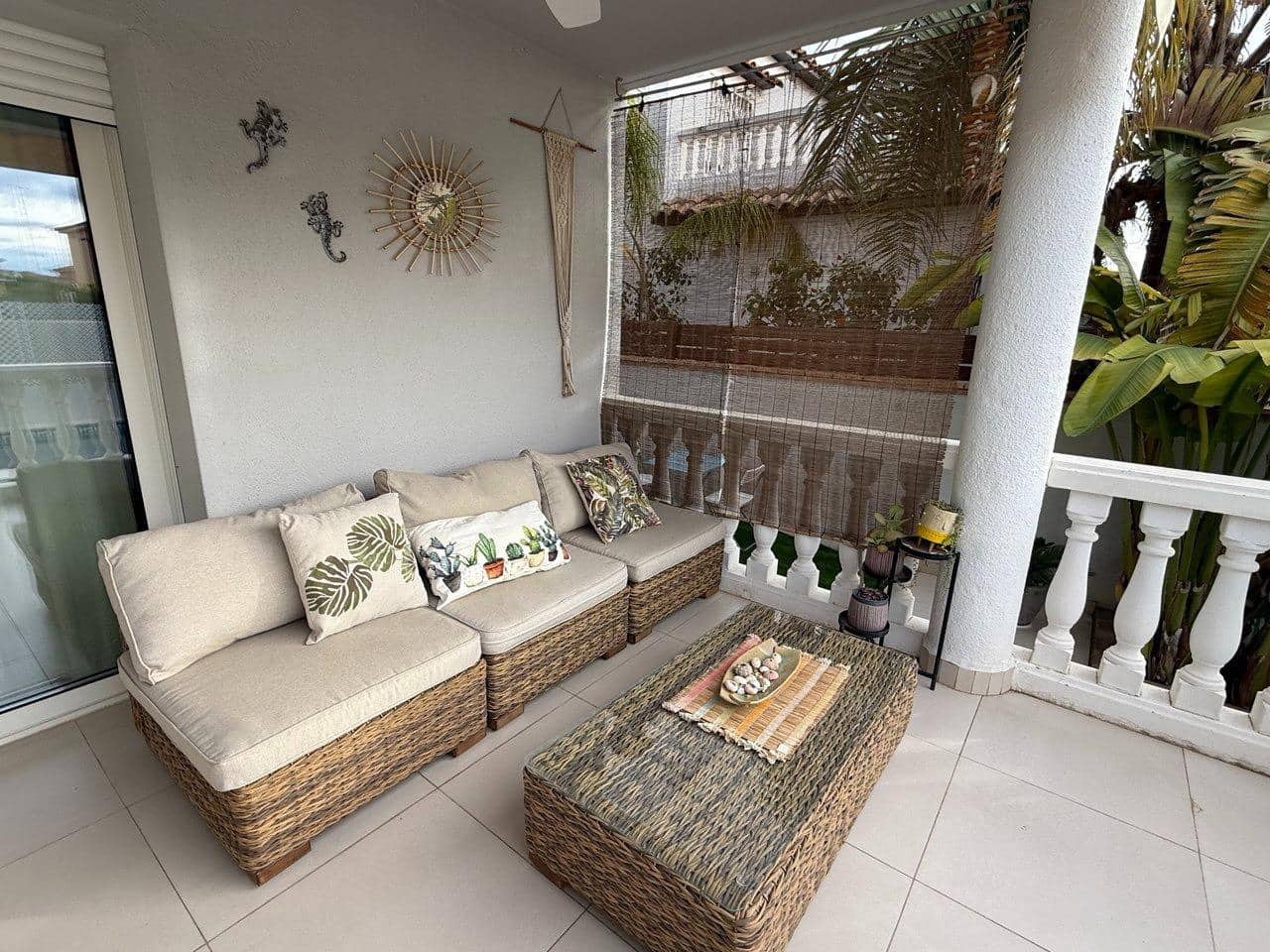 3 quarto Casa em Banda para arrendar em La Pobla de Vallbona com piscina - 2 000 € (Ref: 9446356)