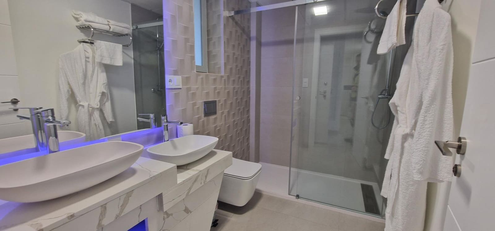 2 soverom Leilighet til salgs i Cala de Finestrat med svømmebasseng - € 280 000 (Ref: 9450961)