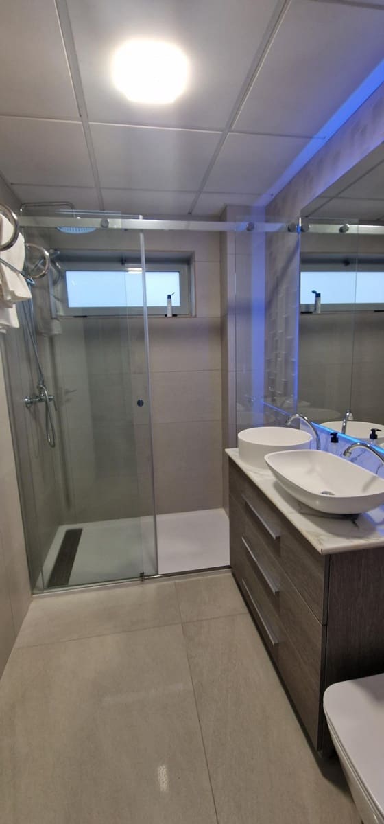 2 soveværelse Lejlighed til salg i Cala de Finestrat med swimmingpool - € 275.000 (Ref: 9450962)