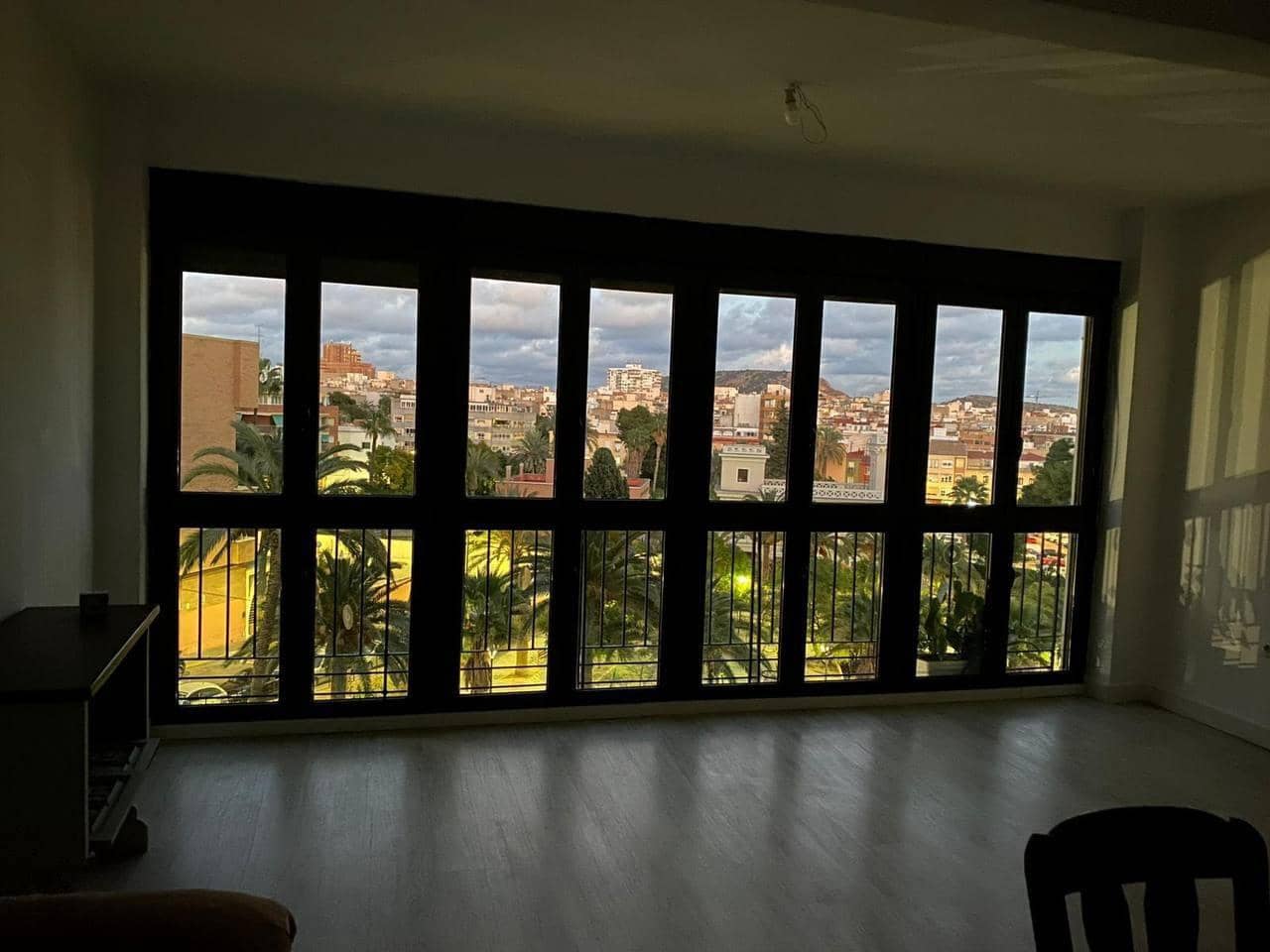 Apartamento de 3 habitaciones en Alicante / Alacant ciudad en alquiler - 1.150 € (Ref: 9483530)