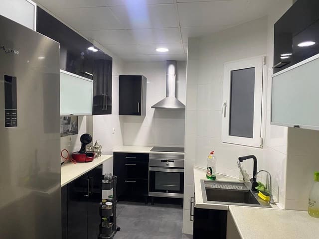 Apartamento de 3 habitaciones en Carolinas Bajas, Alicante / Alacant ciudad en alquiler - 1.150 € (Ref: 9483530)