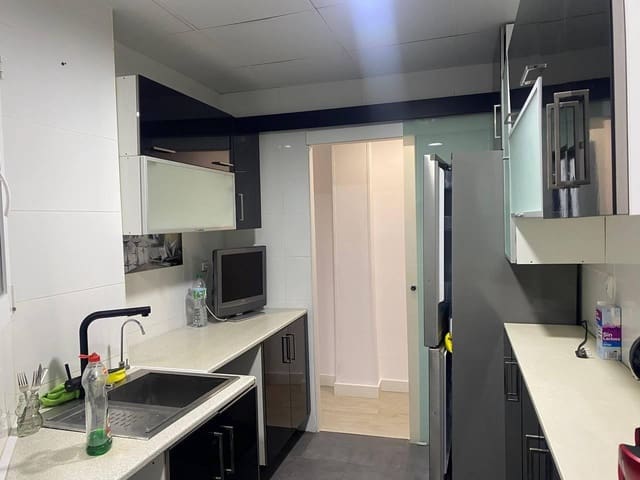 Apartamento de 3 habitaciones en Carolinas Bajas, Alicante / Alacant ciudad en alquiler - 1.150 € (Ref: 9483530)