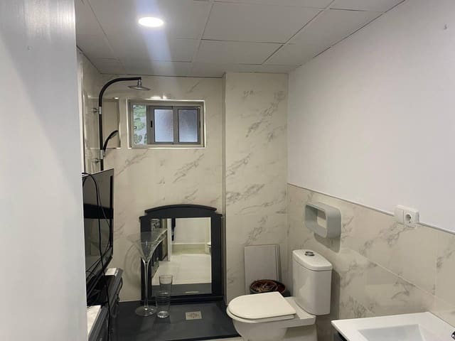 Apartamento de 3 habitaciones en Carolinas Bajas, Alicante / Alacant ciudad en alquiler - 1.150 € (Ref: 9483530)