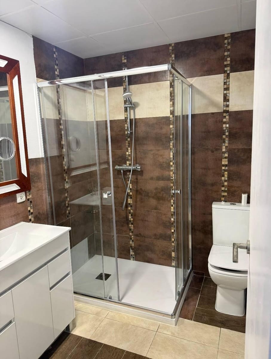 Apartamento de 3 habitaciones en Alicante / Alacant ciudad en alquiler - 1.150 € (Ref: 9483530)