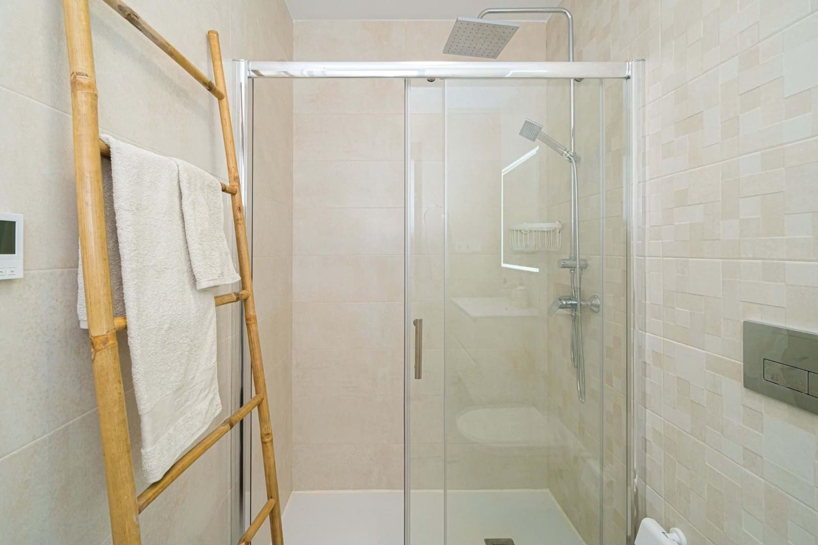 2 soveværelse Lejlighed til leje i Finestrat med swimmingpool - € 1.800 (Ref: 9491461)