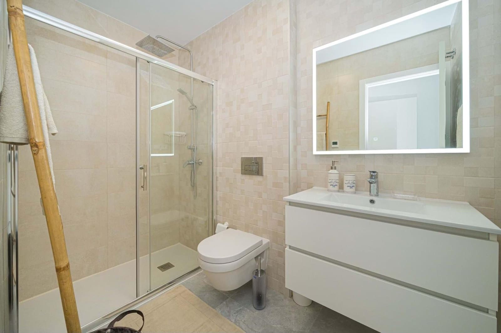 2 soveværelse Lejlighed til leje i Finestrat med swimmingpool - € 1.800 (Ref: 9491461)