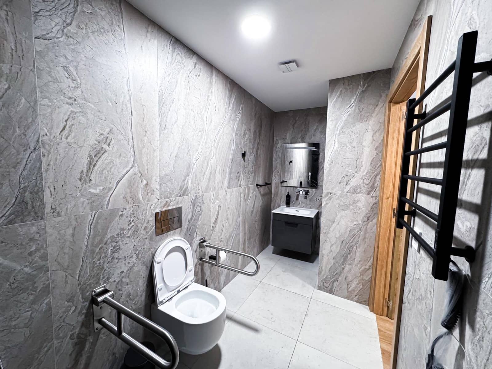 Hotel de 12 habitaciones en Torrevieja en venta - 1.490.000 € (Ref: 9491462)