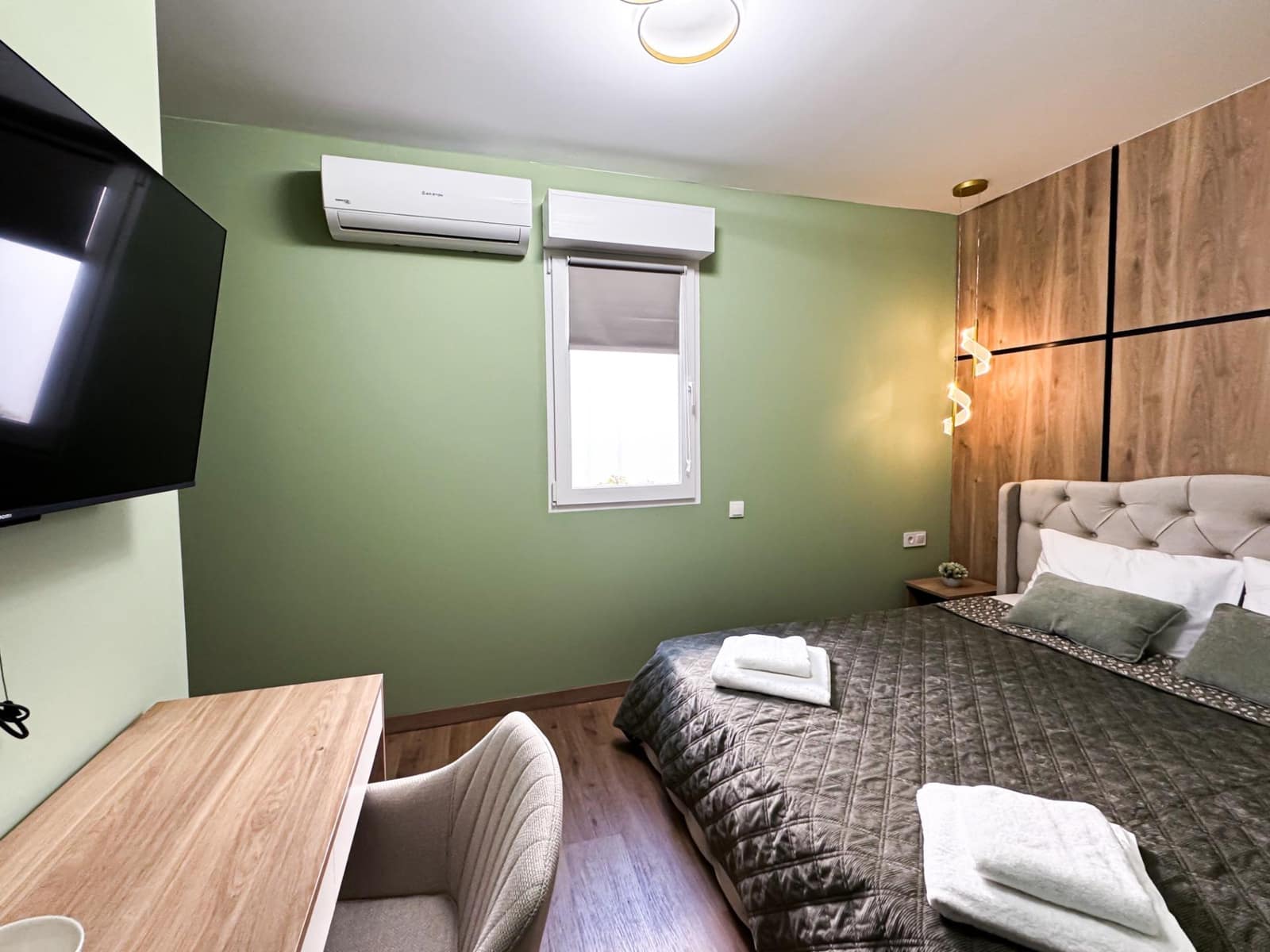 Hotel de 12 habitaciones en Torrevieja en venta - 1.490.000 € (Ref: 9491462)