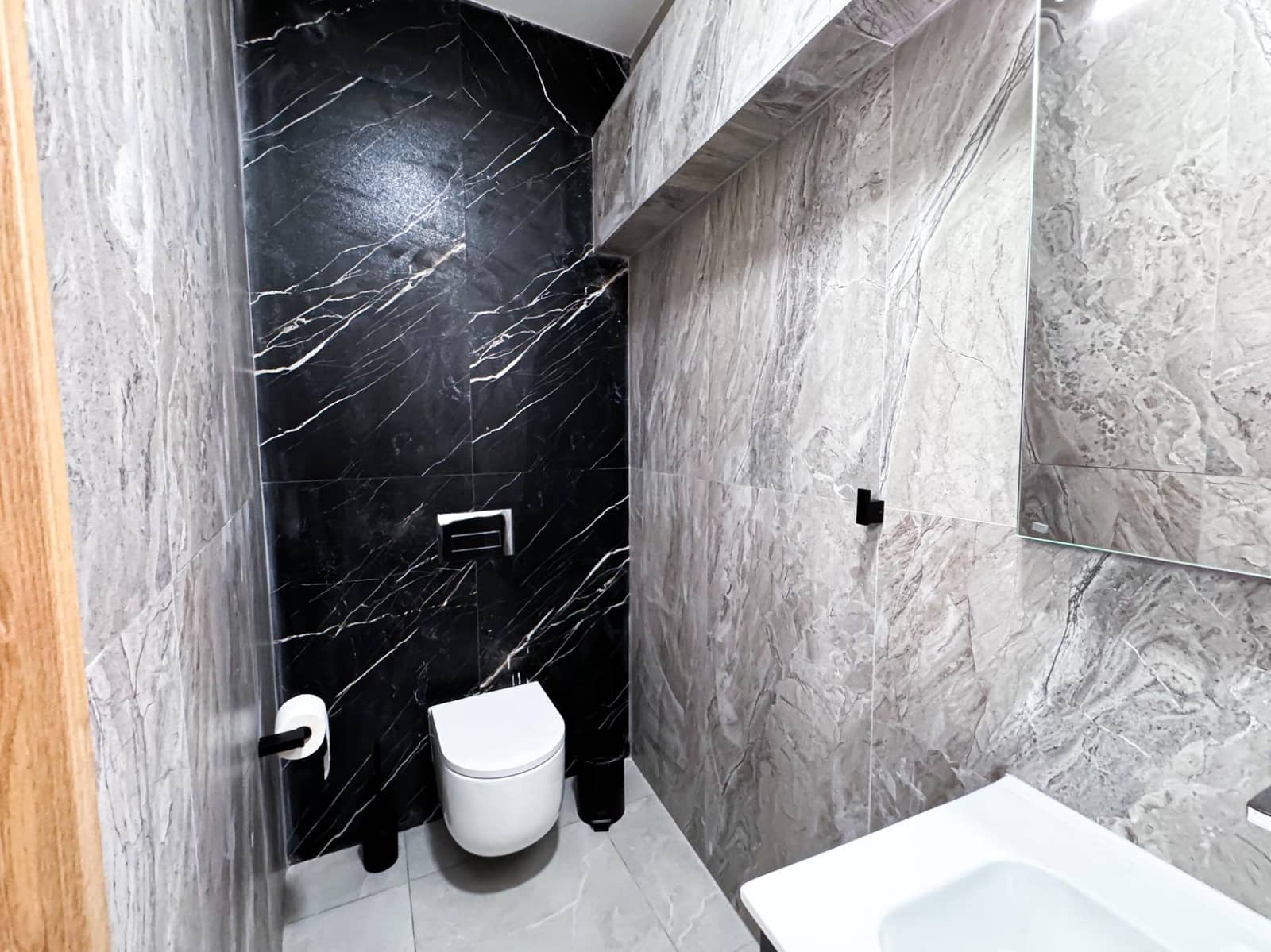 Hotel de 12 habitaciones en Torrevieja en venta - 1.490.000 € (Ref: 9491462)