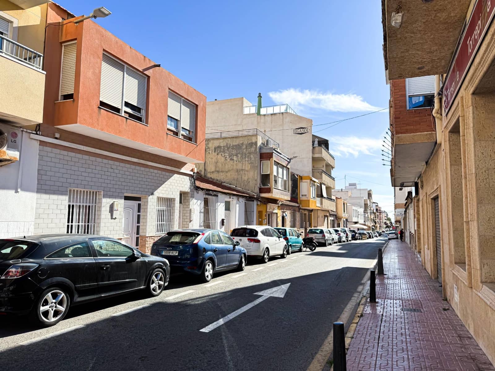 Hotel de 12 habitaciones en Torrevieja en venta - 1.490.000 € (Ref: 9491462)