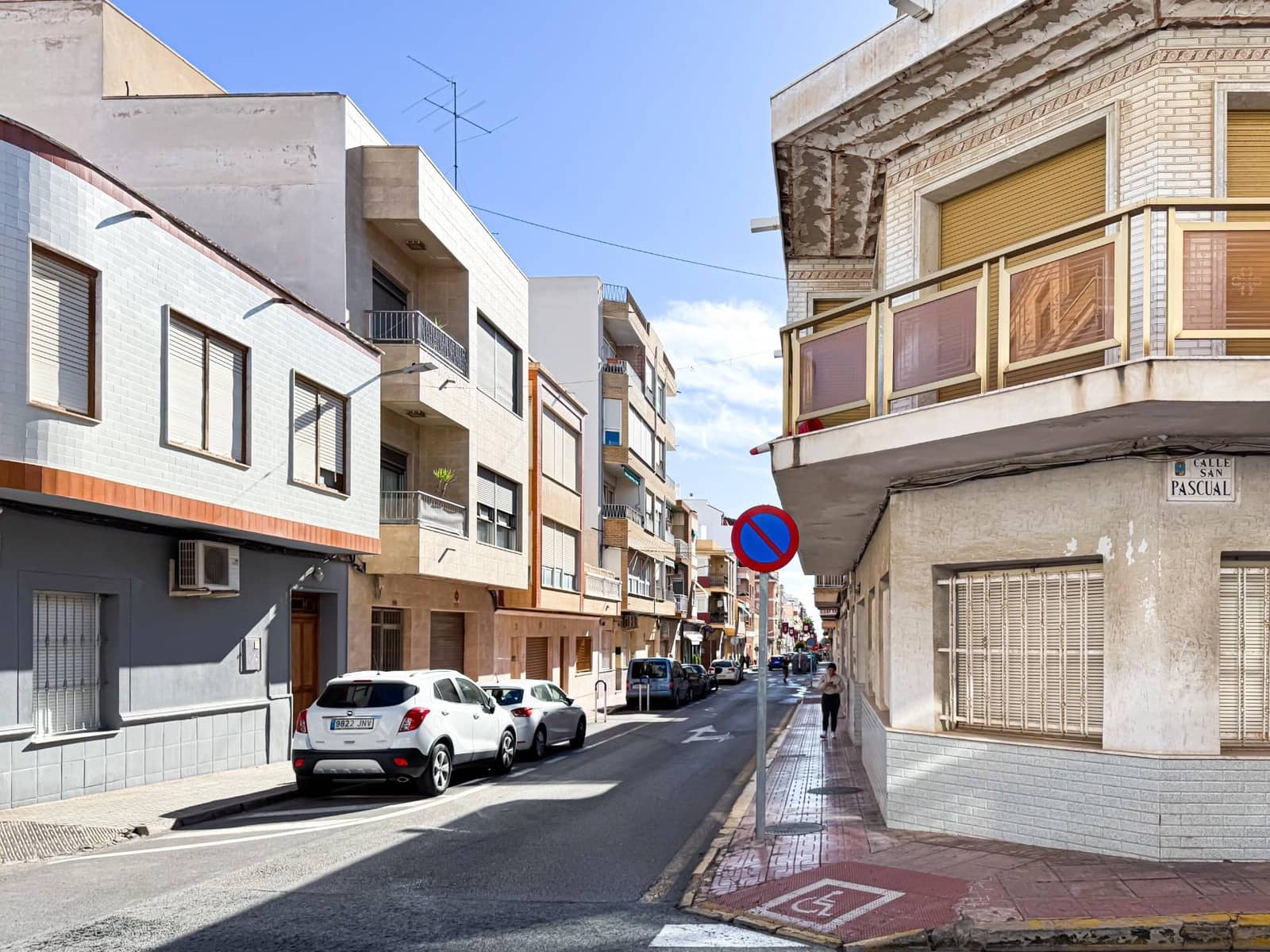 Hotel de 12 habitaciones en Torrevieja en venta - 1.490.000 € (Ref: 9491462)