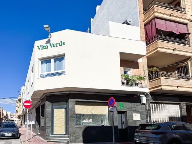 Hotel de 12 habitaciones en Centro, Torrevieja en venta - 1.490.000 € (Ref: 9491462)