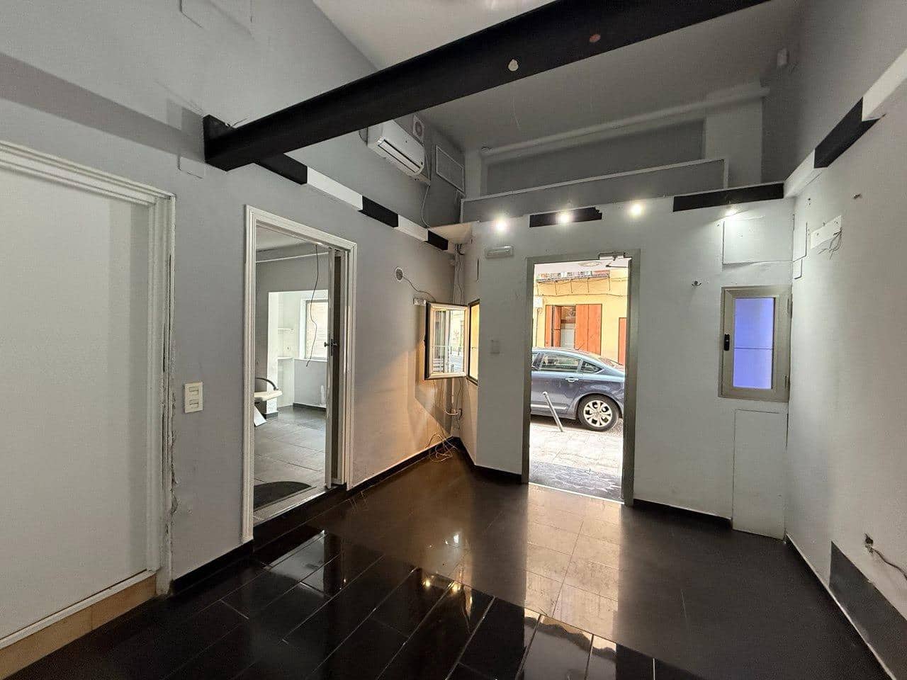 Kaupallinen vuokrattavana paikassa Valencia kaupunki - 550 € (Ref: 9502381)