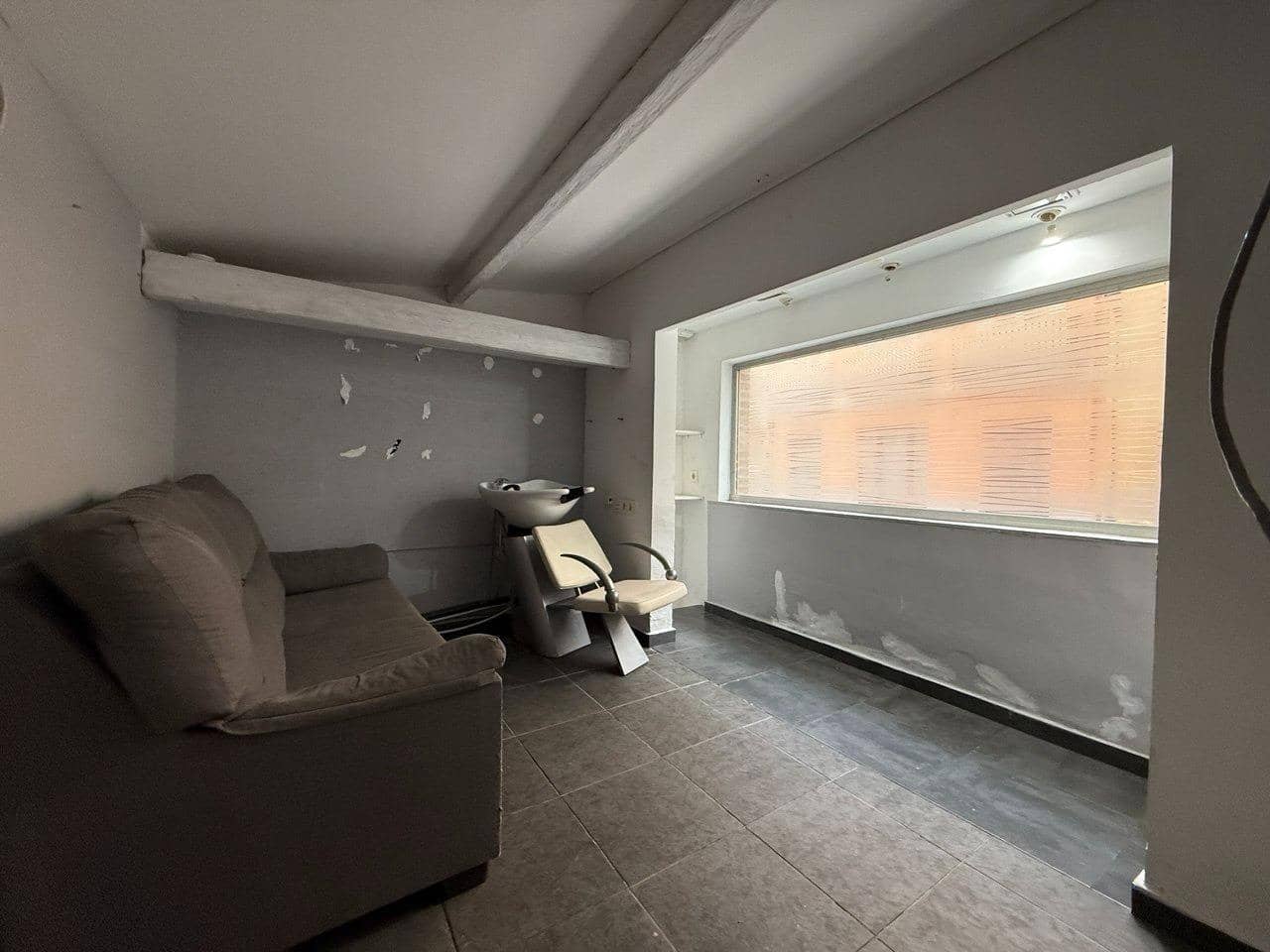 Kaupallinen vuokrattavana paikassa Valencia kaupunki - 550 € (Ref: 9502381)