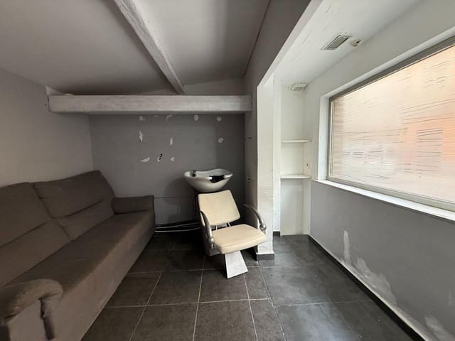 Kaupallinen vuokrattavana paikassa Ciutat Vella, Valencia kaupunki - 550 € (Ref: 9502381)