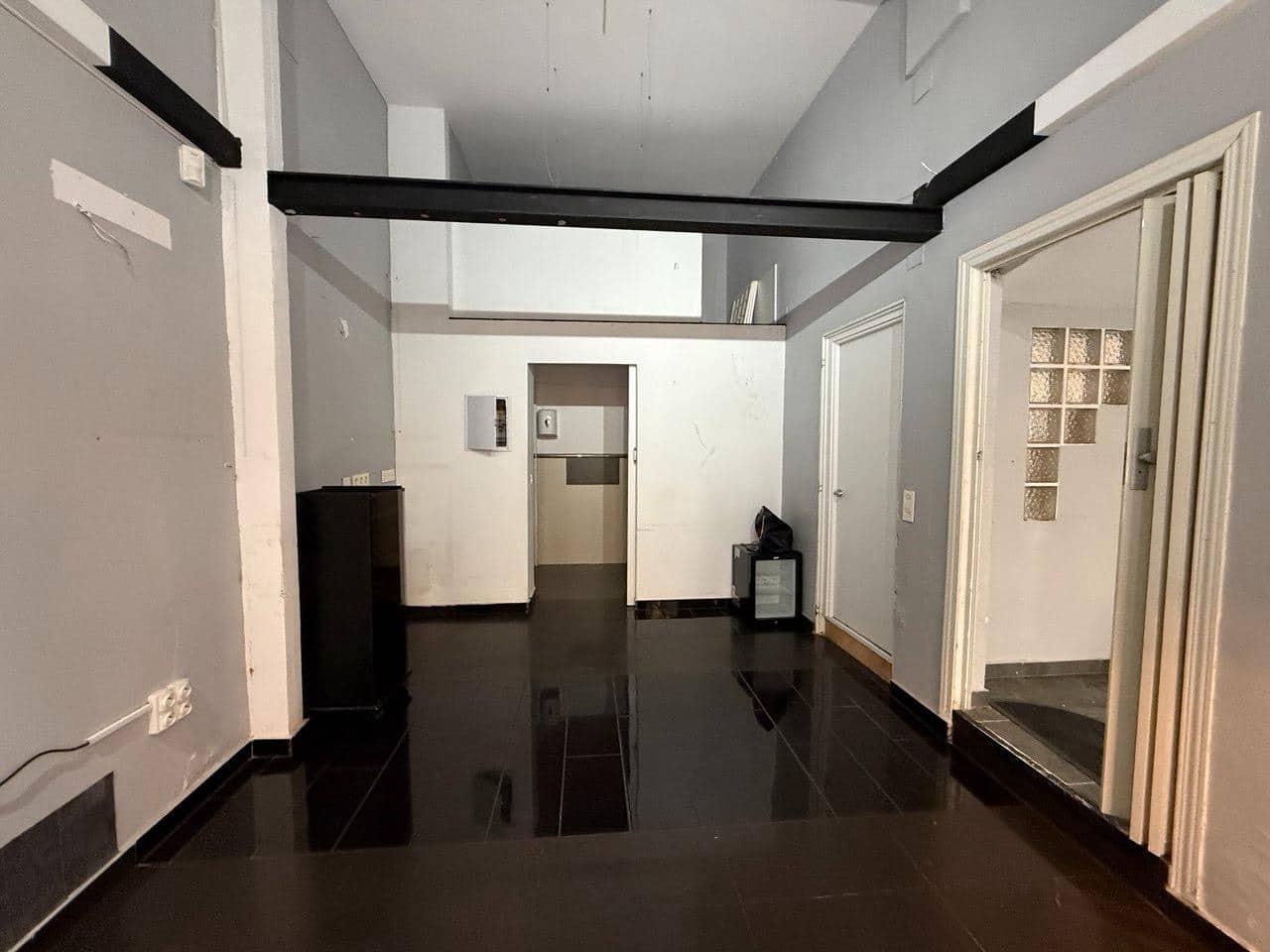 Kaupallinen vuokrattavana paikassa Valencia kaupunki - 550 € (Ref: 9502381)