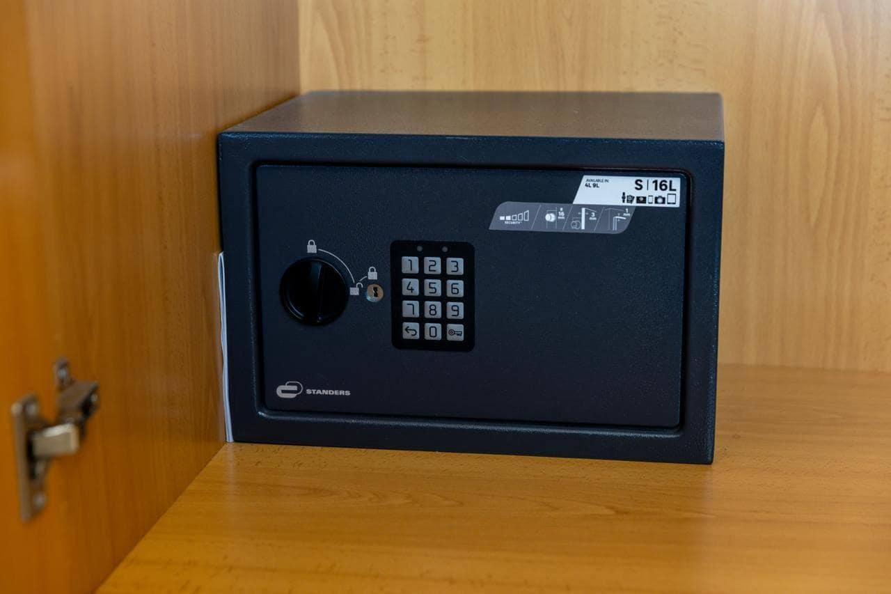 3 bedroom Apartment for rent in Benidorm with pool - € 1,800 (Ref: 9502383)