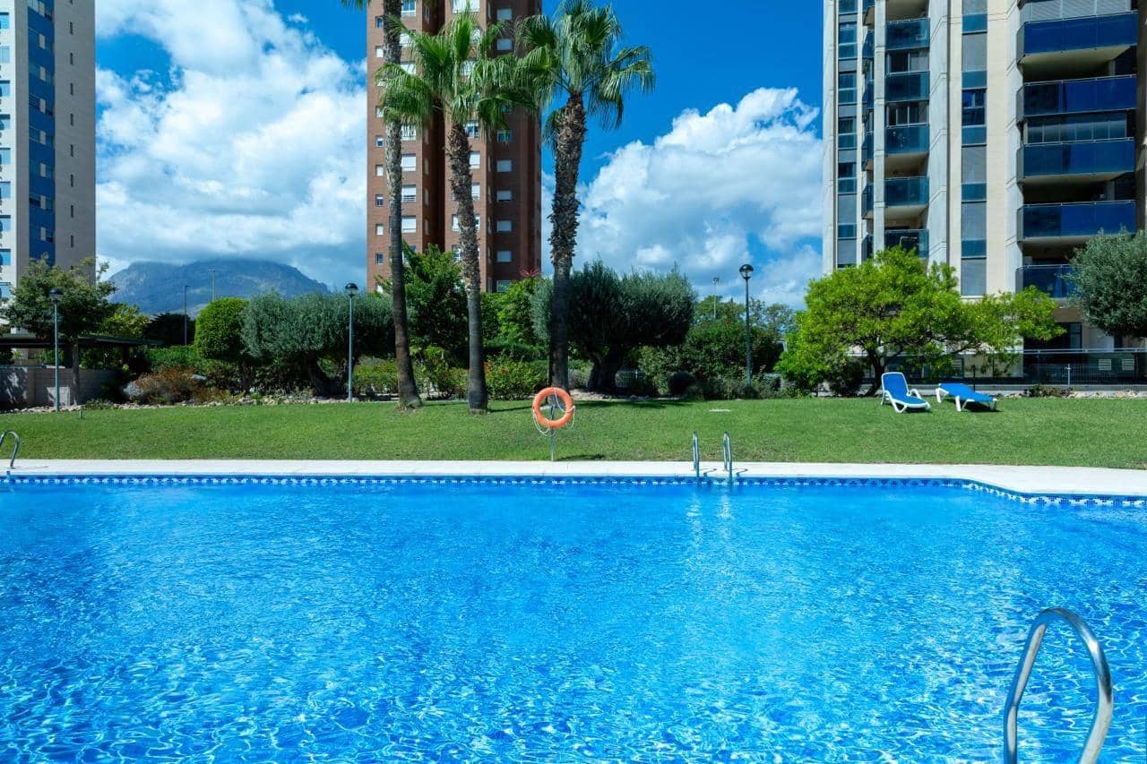 3 bedroom Apartment for rent in Benidorm with pool - € 1,800 (Ref: 9502383)