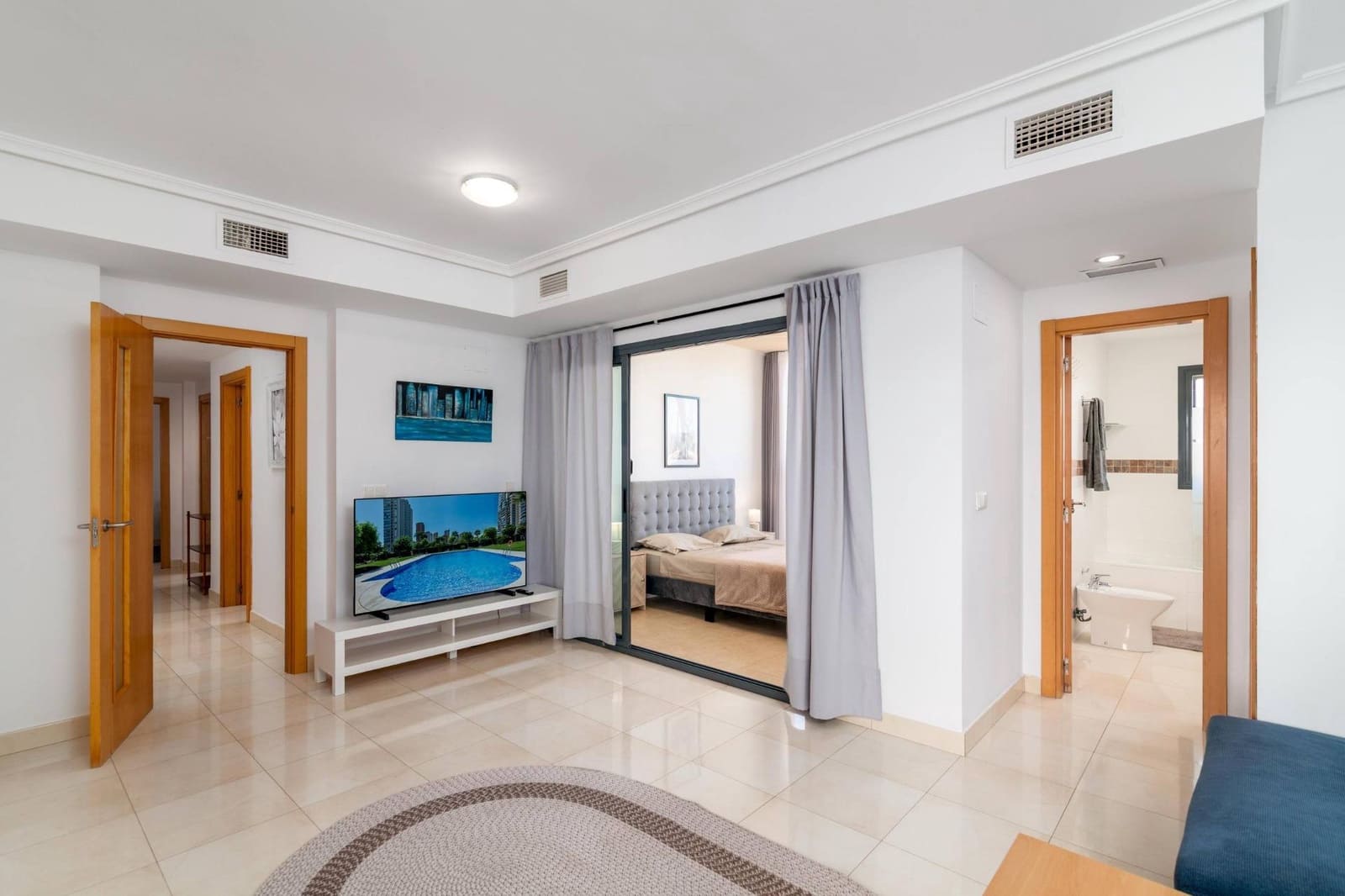 3 bedroom Apartment for rent in Benidorm with pool - € 1,800 (Ref: 9502383)