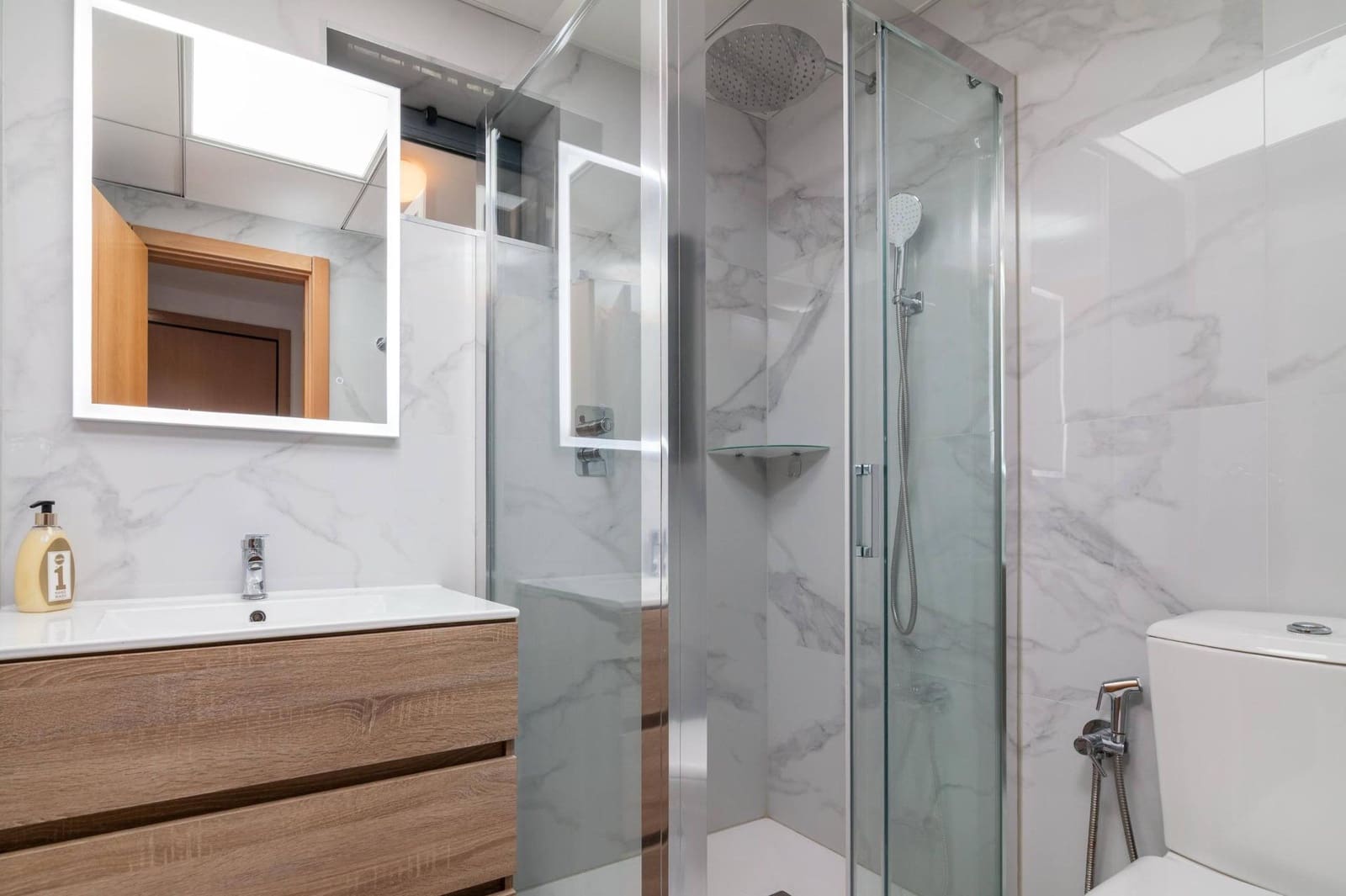 3 bedroom Apartment for rent in Benidorm with pool - € 1,800 (Ref: 9502383)