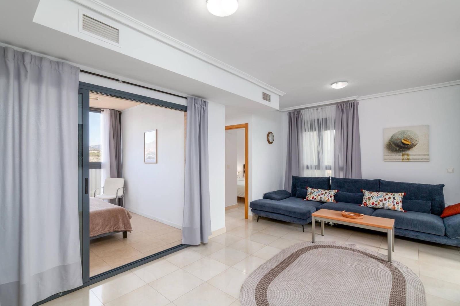 3 bedroom Apartment for rent in Benidorm with pool - € 1,800 (Ref: 9502383)