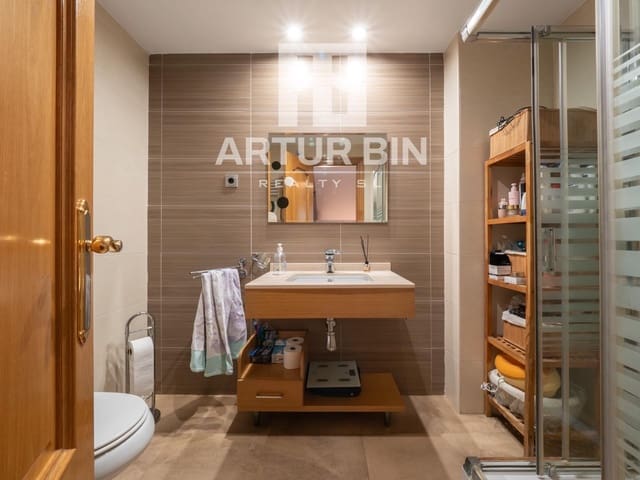 Casa de 4 habitaciones en Alaquàs en venta con garaje - 500.000 € (Ref: 9502675)