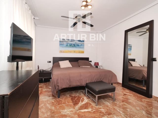 Casa de 4 habitaciones en Alaquàs en venta con garaje - 500.000 € (Ref: 9502675)