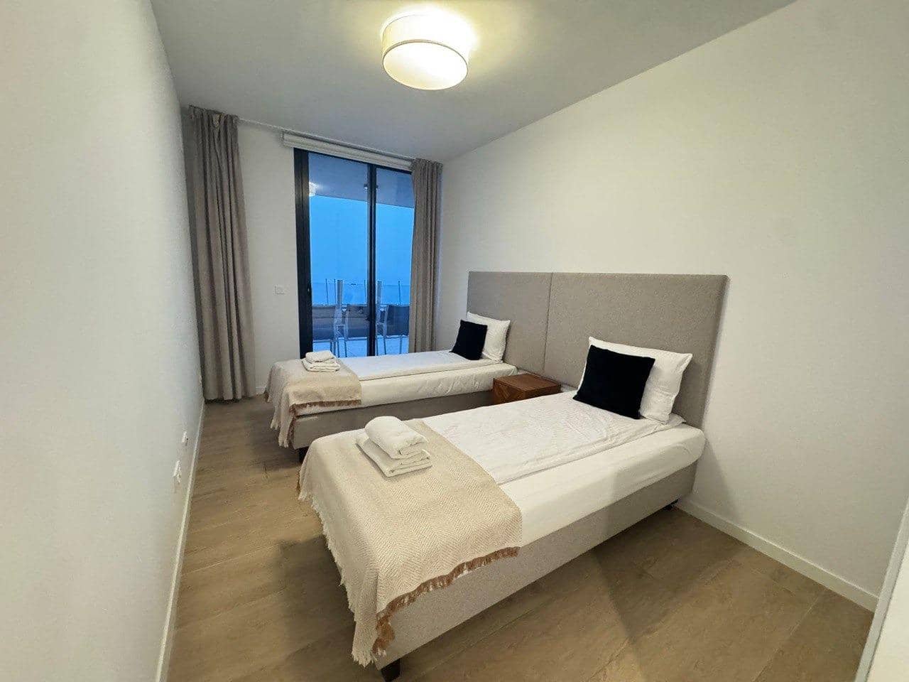 Apartamento de 3 habitaciones en Benidorm en alquiler - 2.300 € (Ref: 9504315)