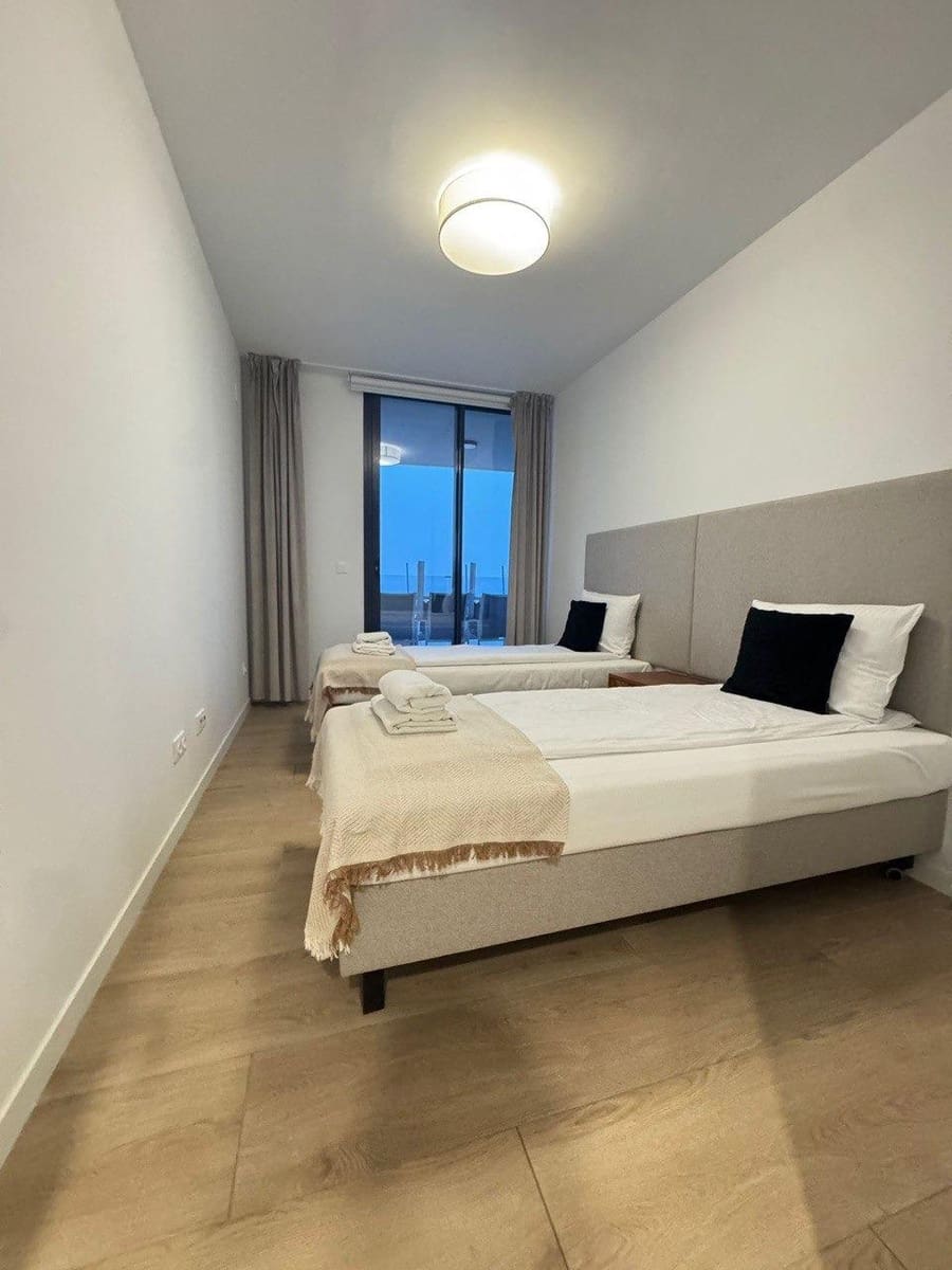 Apartamento de 3 habitaciones en Benidorm en alquiler - 2.300 € (Ref: 9504315)