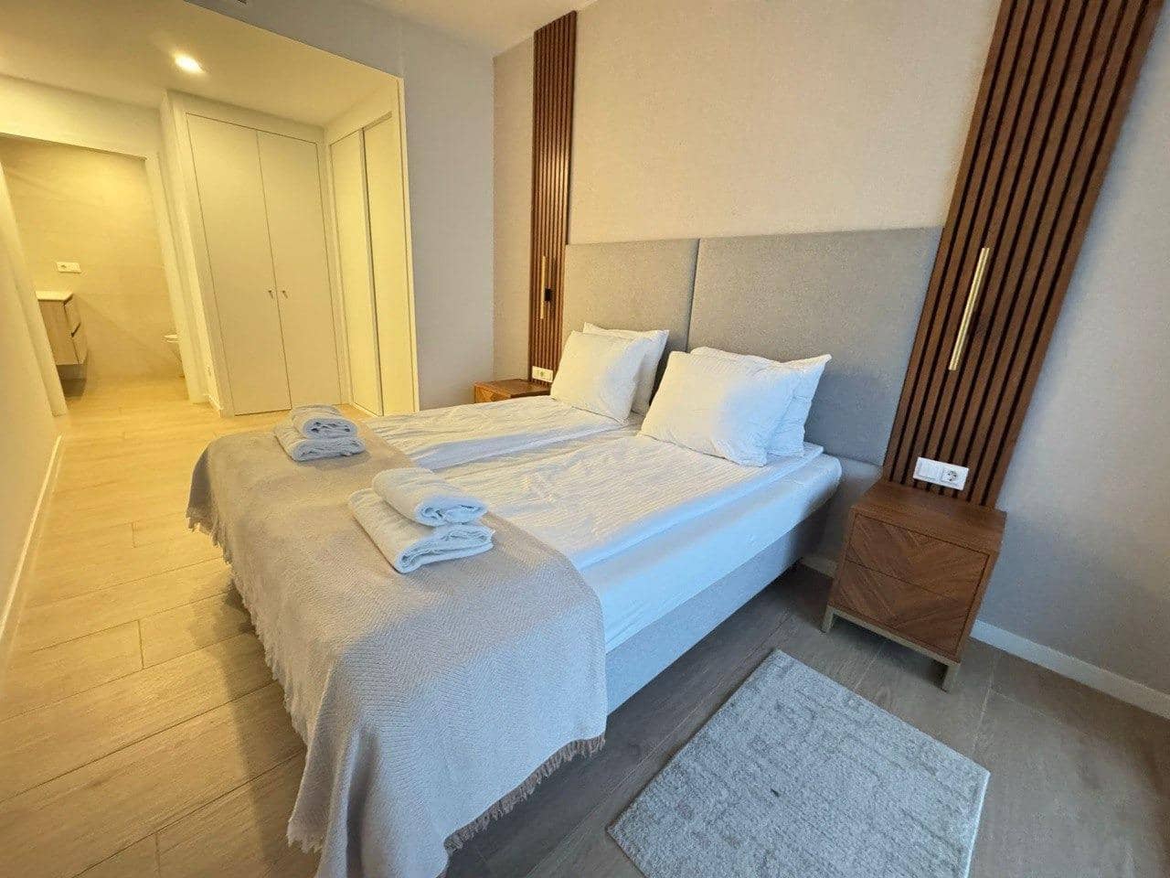 Apartamento de 3 habitaciones en Benidorm en alquiler - 2.300 € (Ref: 9504315)