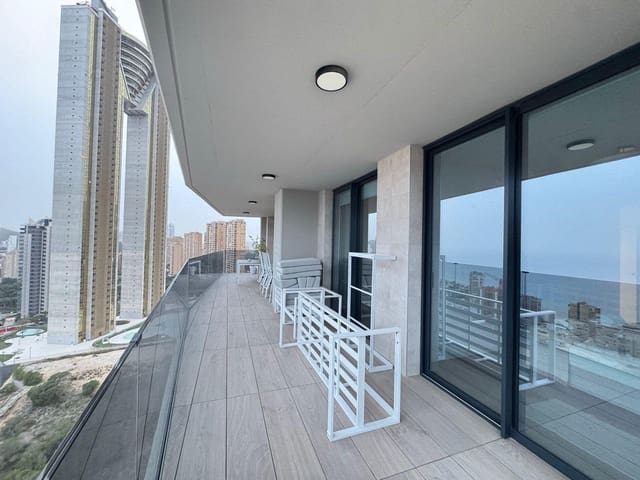 Apartamento de 3 habitaciones en Playa Poniente, Benidorm en alquiler - 2.300 € (Ref: 9504315)