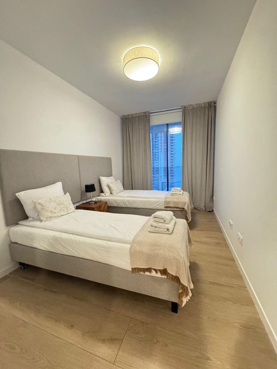 Apartamento de 3 habitaciones en Benidorm en alquiler - 2.300 € (Ref: 9504315)