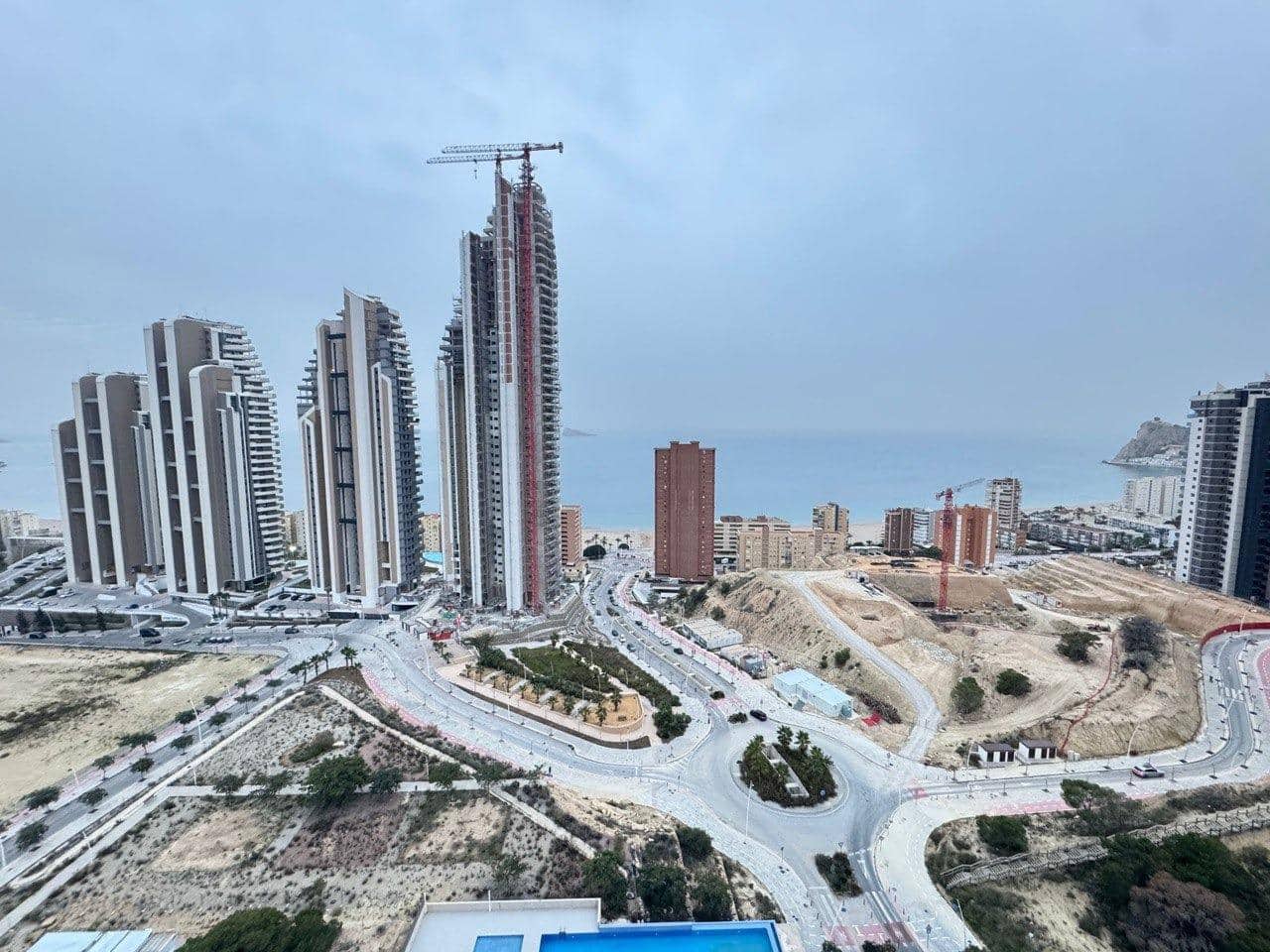 Apartamento de 3 habitaciones en Benidorm en alquiler - 2.300 € (Ref: 9504315)