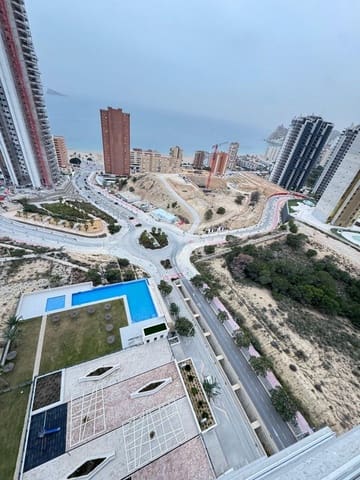 Apartamento de 3 habitaciones en Playa Poniente, Benidorm en alquiler - 2.300 € (Ref: 9504315)