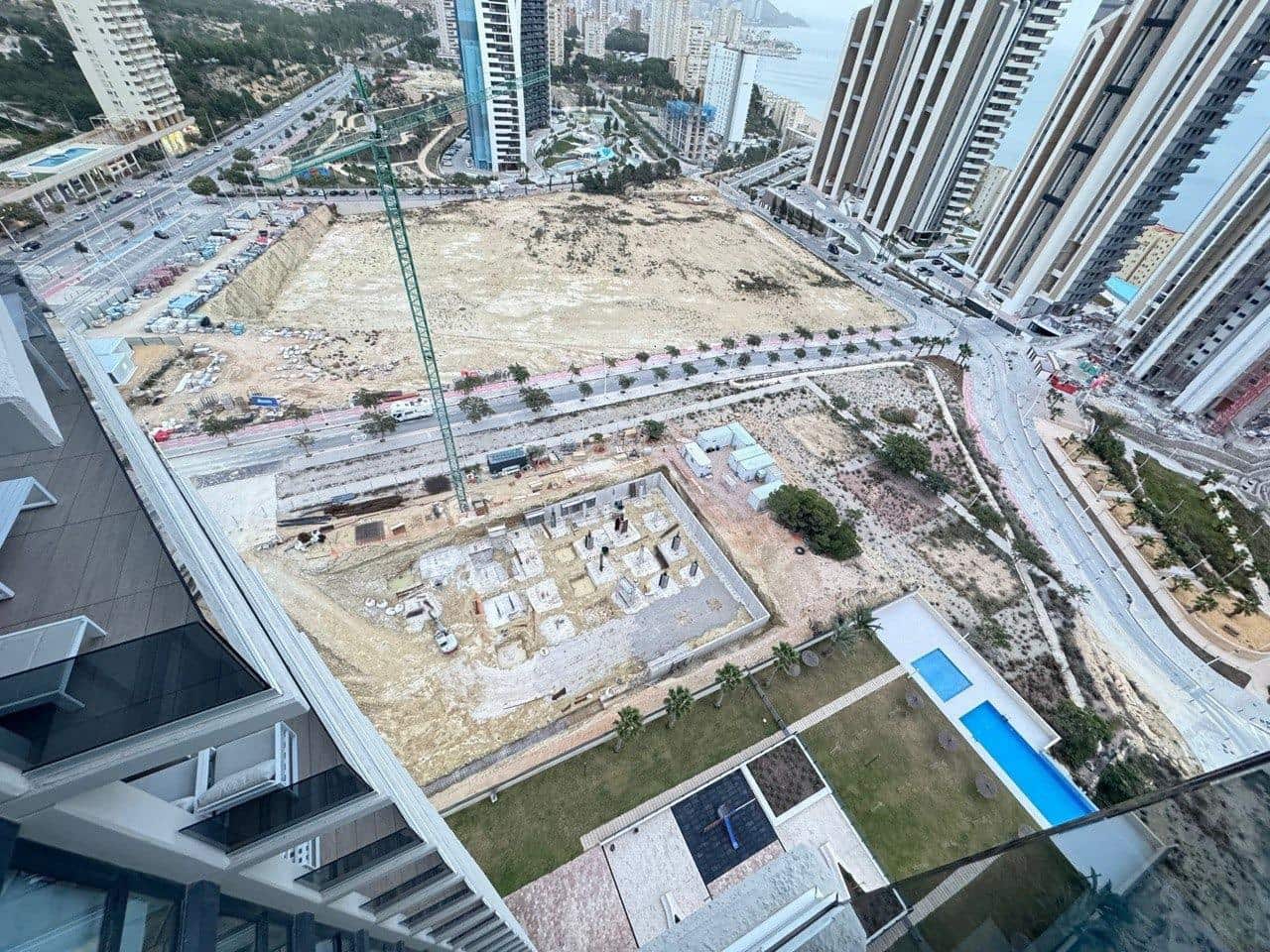 Apartamento de 3 habitaciones en Benidorm en alquiler - 2.300 € (Ref: 9504315)