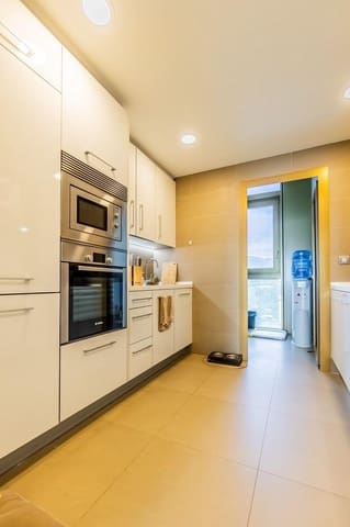 2 soveværelse Lejlighed til salg i Playa Poniente, Benidorm med swimmingpool - € 525.000 (Ref: 9518930)