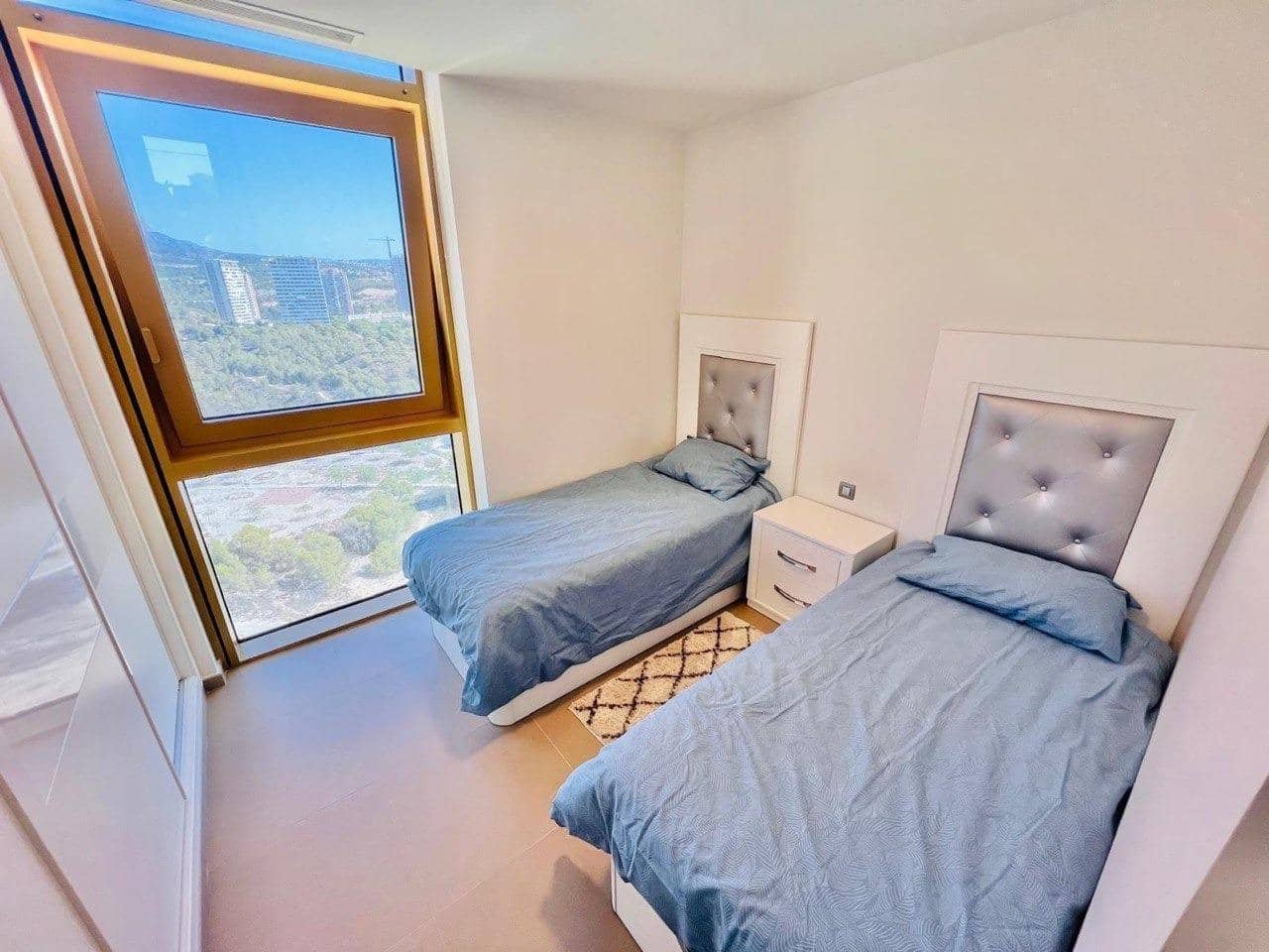 2 bedroom Apartment for rent in Benidorm with pool - € 1,900 (Ref: 9518931)