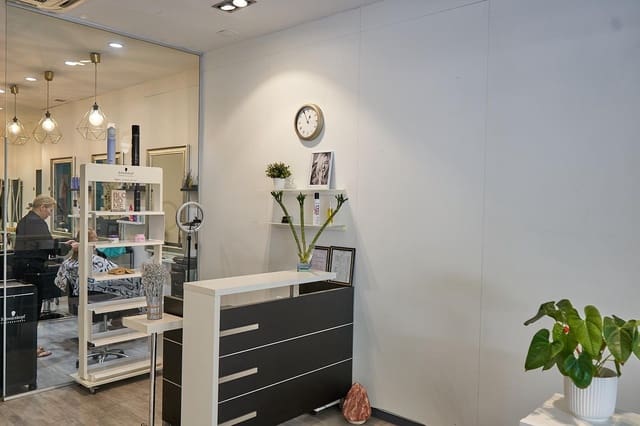 4 camera da letto Commerciale in vendita in Trinitat, Valencia città - 30.000 € (Rif: 9518932)