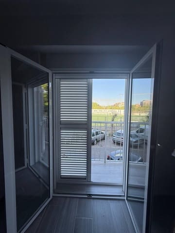 3 bedroom Apartment for rent in La Malva-Rosa, Valencia city - € 1,400 (Ref: 9527697)