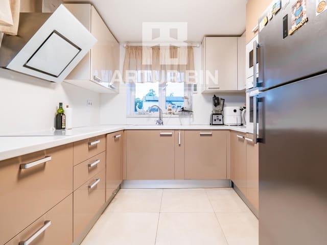 5 makuuhuone Huvila myytävänä paikassa L'Eliana mukana uima-altaan 
autotalli - 597 000 € (Ref: 9561821)