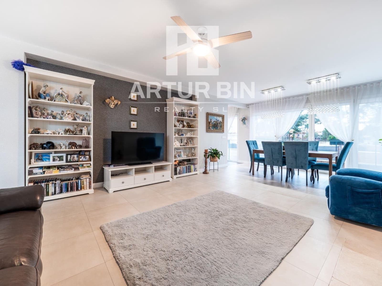 5 soverom Villa til salgs i L'Eliana med svømmebasseng garasje - € 597 000 (Ref: 9561821)