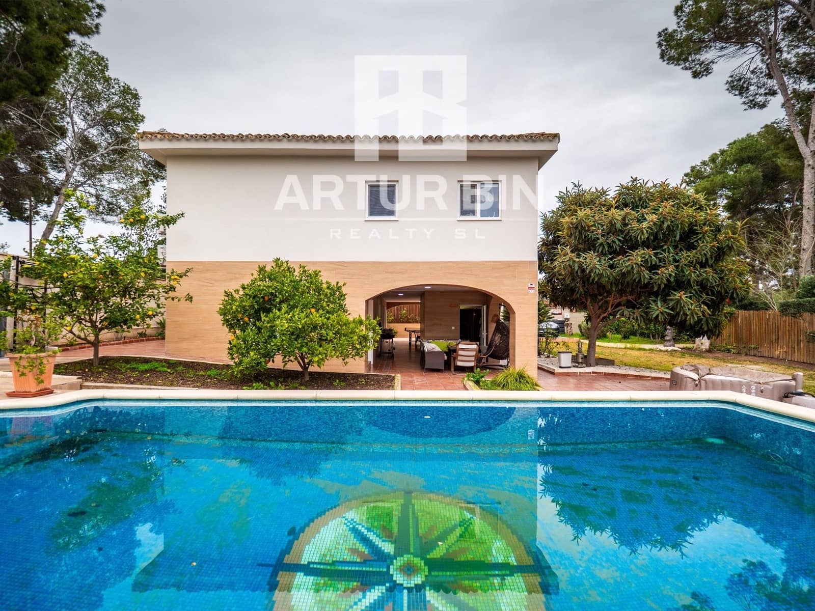 5 soverom Villa til salgs i L'Eliana med svømmebasseng garasje - € 597 000 (Ref: 9561821)