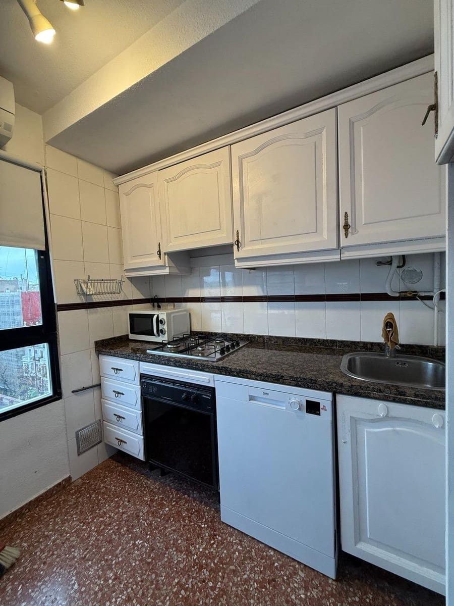 2 bedroom Apartment for rent in Valencia city with garage - € 1,200 (Ref: 9565261)