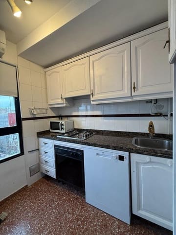 Apartamento de 2 habitaciones en Ciutat Vella, València ciudad en alquiler con garaje - 1.300 € (Ref: 9565261)