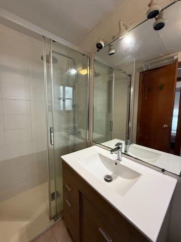 Apartamento de 2 habitaciones en Ciutat Vella, València ciudad en alquiler con garaje - 1.300 € (Ref: 9565261)